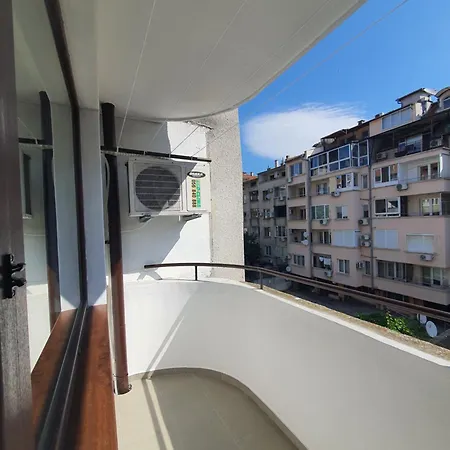 Lazur 13 布尔加斯